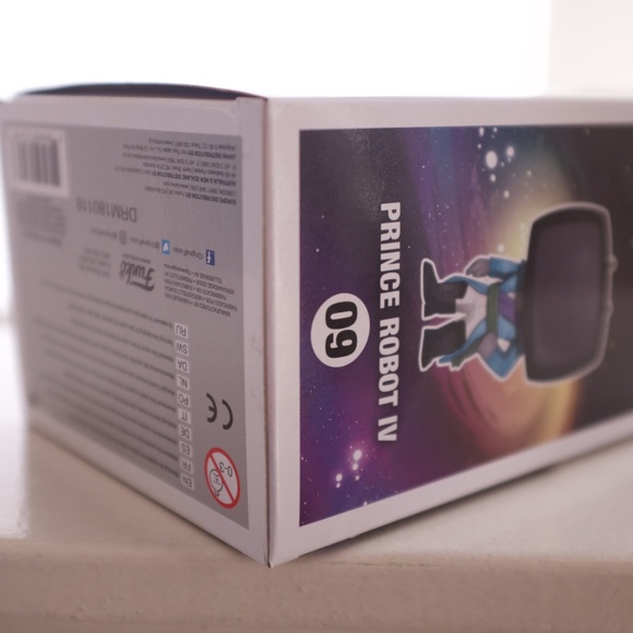 Pop! Funko SAGA Prince Robot IV Spring EXCLUSIVE - Picture 4 of 4